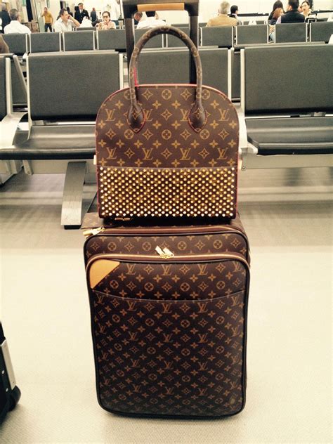 lv saks fifth avenue|louis vuitton saks 5th.